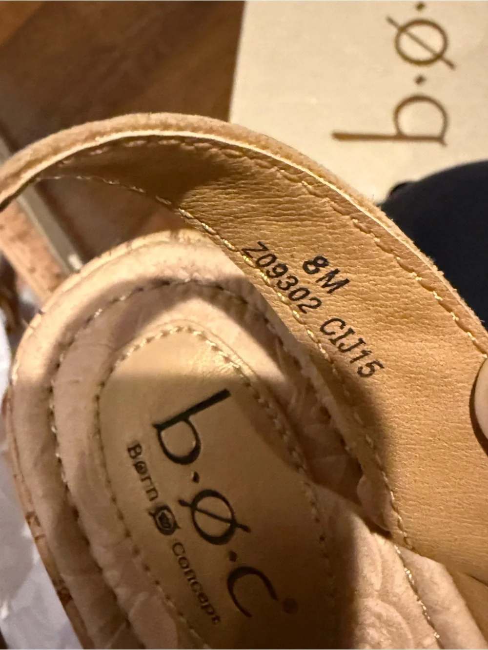b.o.c. Cornelis Floral wedge sandal (size 8)